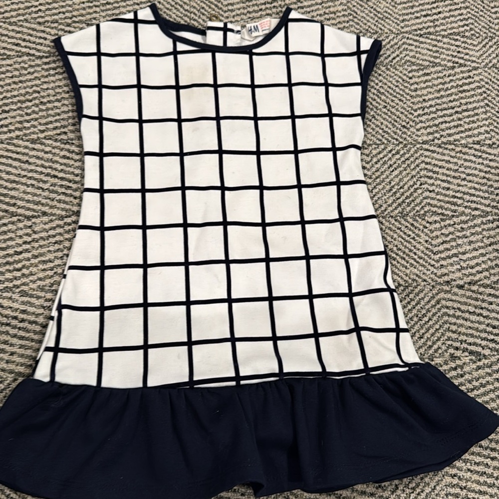 3-Dresses - Picture 5 of 8